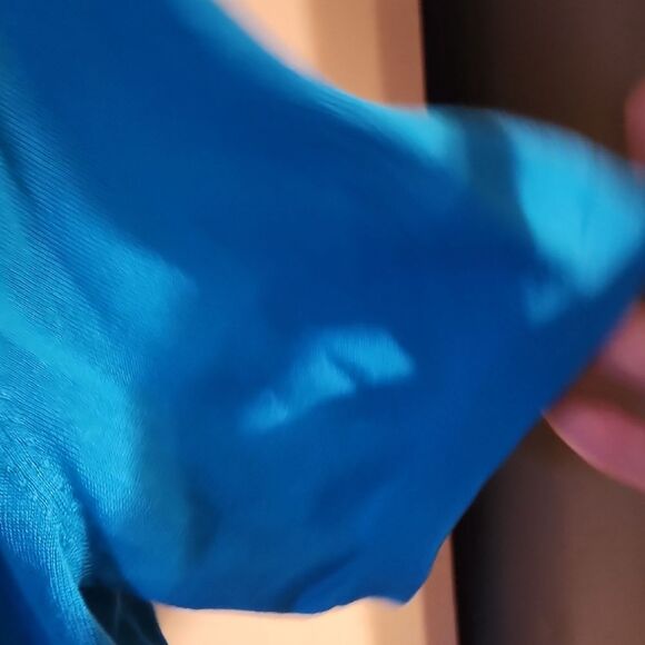 Beatiful Blue  Crop Women's Sweater Size 18-20 - Picture 4 of 5